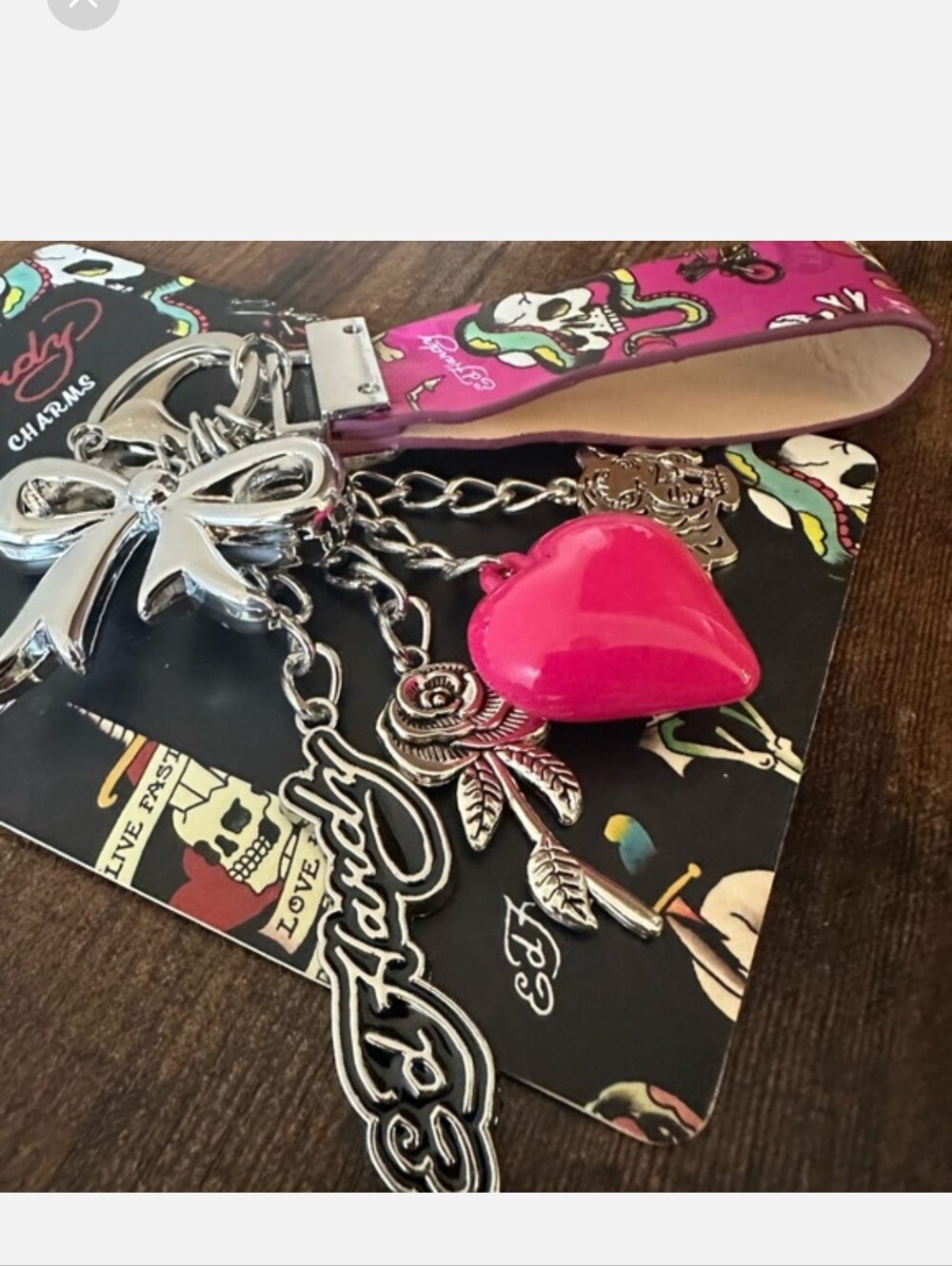Ed Hardy Hot Pink Heart Bag Charm /Keychain with Silver Bow & Skull Strap - Picture 5 of 5